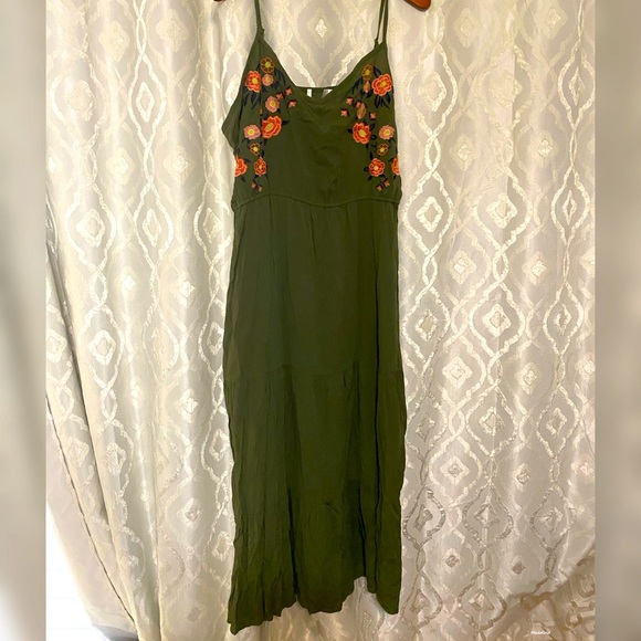 Dresses & Skirts - Embroidered Maxi Dress